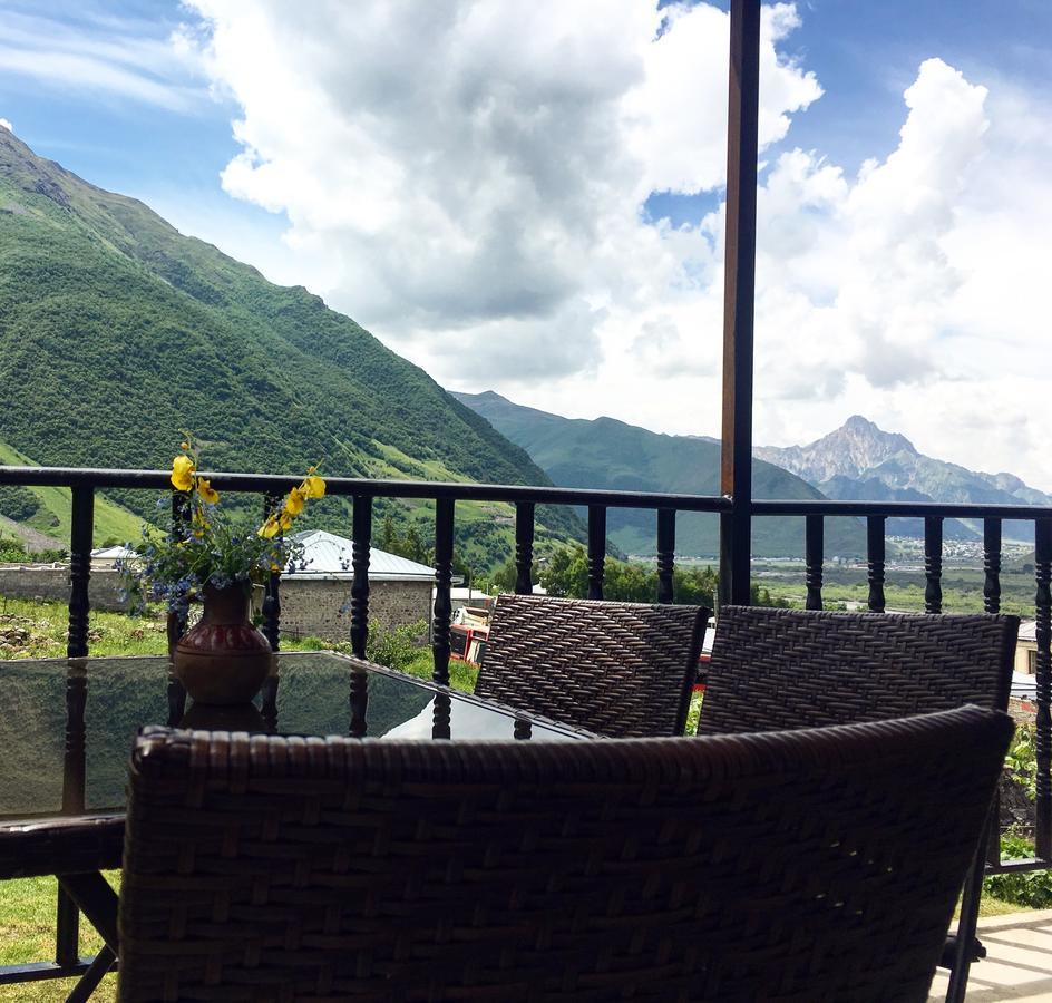 Hotel Cherry Kazbegi Esterno foto